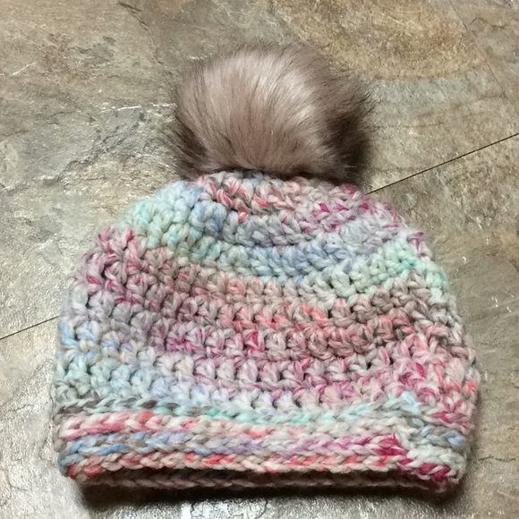 Chunky handmade winter beanie hat with Pom - Picture 2 of 5